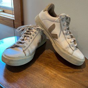 Veja Campo White leather Sneaker.
